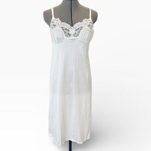 Vassarette Vintage White Lace Trim Full Slip Dress Coquette 34  USA Made
